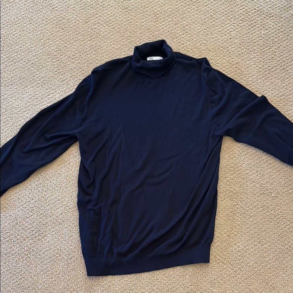 Zara Men’s Navy Turtleneck long sleeve